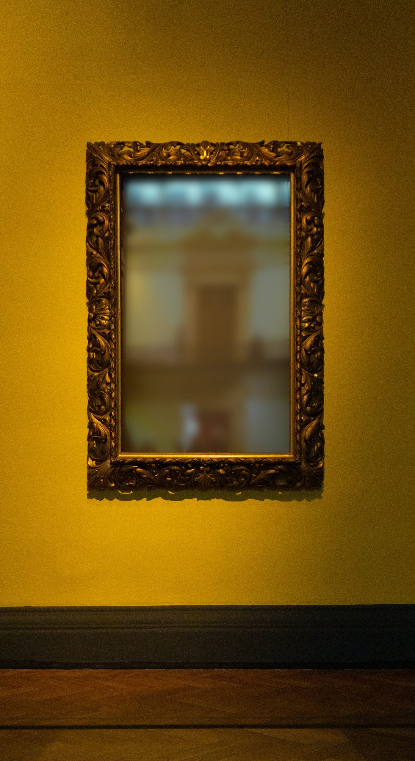 image of a mirror in a frame
